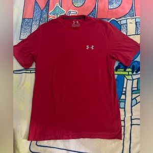 Red UNDER ARMOUR short sleeve